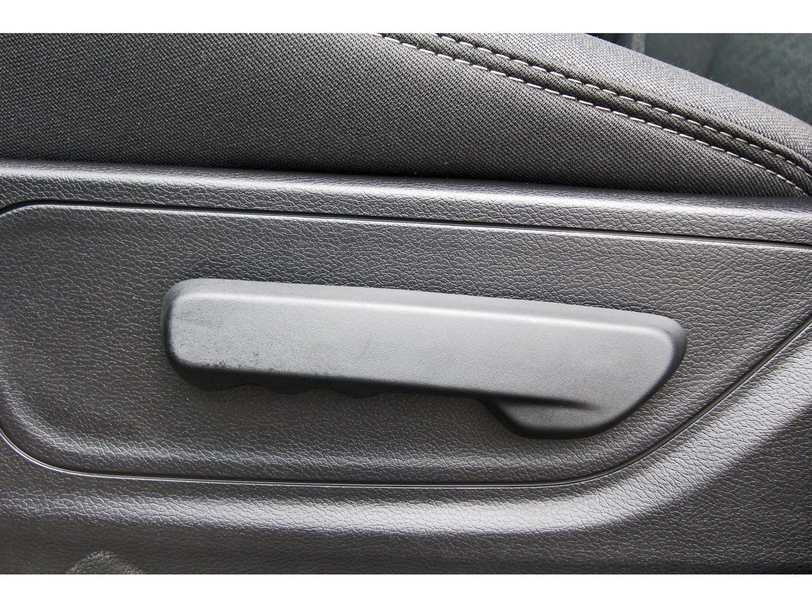 2026 RAM 1500 Express 4x2 Crew Cab 5'7" Box
