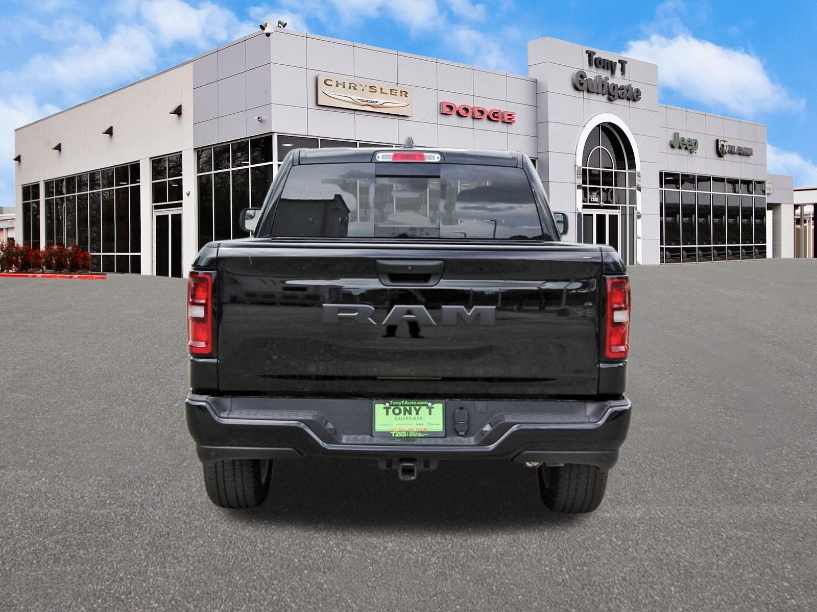 2026 RAM 1500 Express 4x2 Crew Cab 5'7" Box