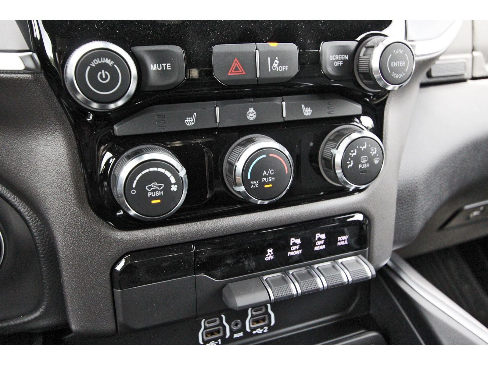 2026 RAM 1500 Big Horn/Lone Star Lone Star 4x4 Crew Cab 5'7" Box