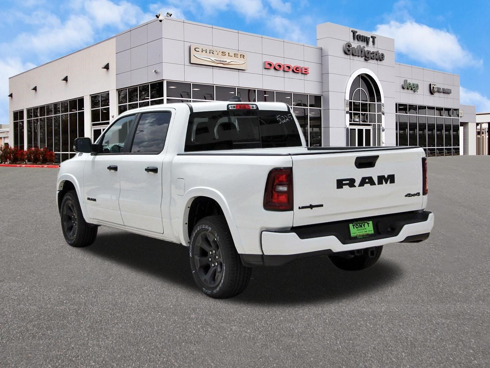 2026 RAM 1500 Big Horn/Lone Star Lone Star 4x4 Crew Cab 5'7" Box