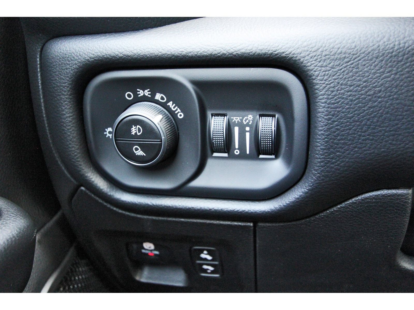 2026 RAM 1500 Big Horn/Lone Star Lone Star 4x4 Crew Cab 5'7" Box