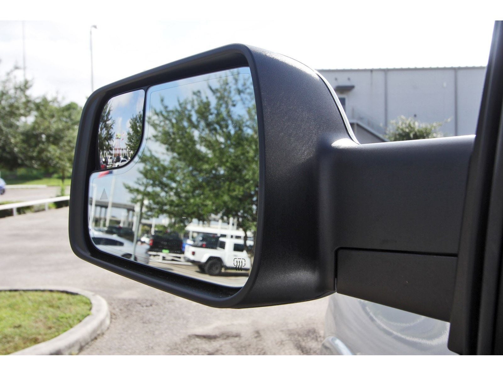 2026 RAM 1500 Big Horn/Lone Star Lone Star 4x4 Crew Cab 5'7" Box