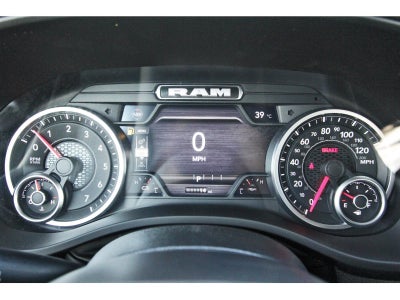 2026 RAM 1500 Express 4x4 Crew Cab 5'7" Box