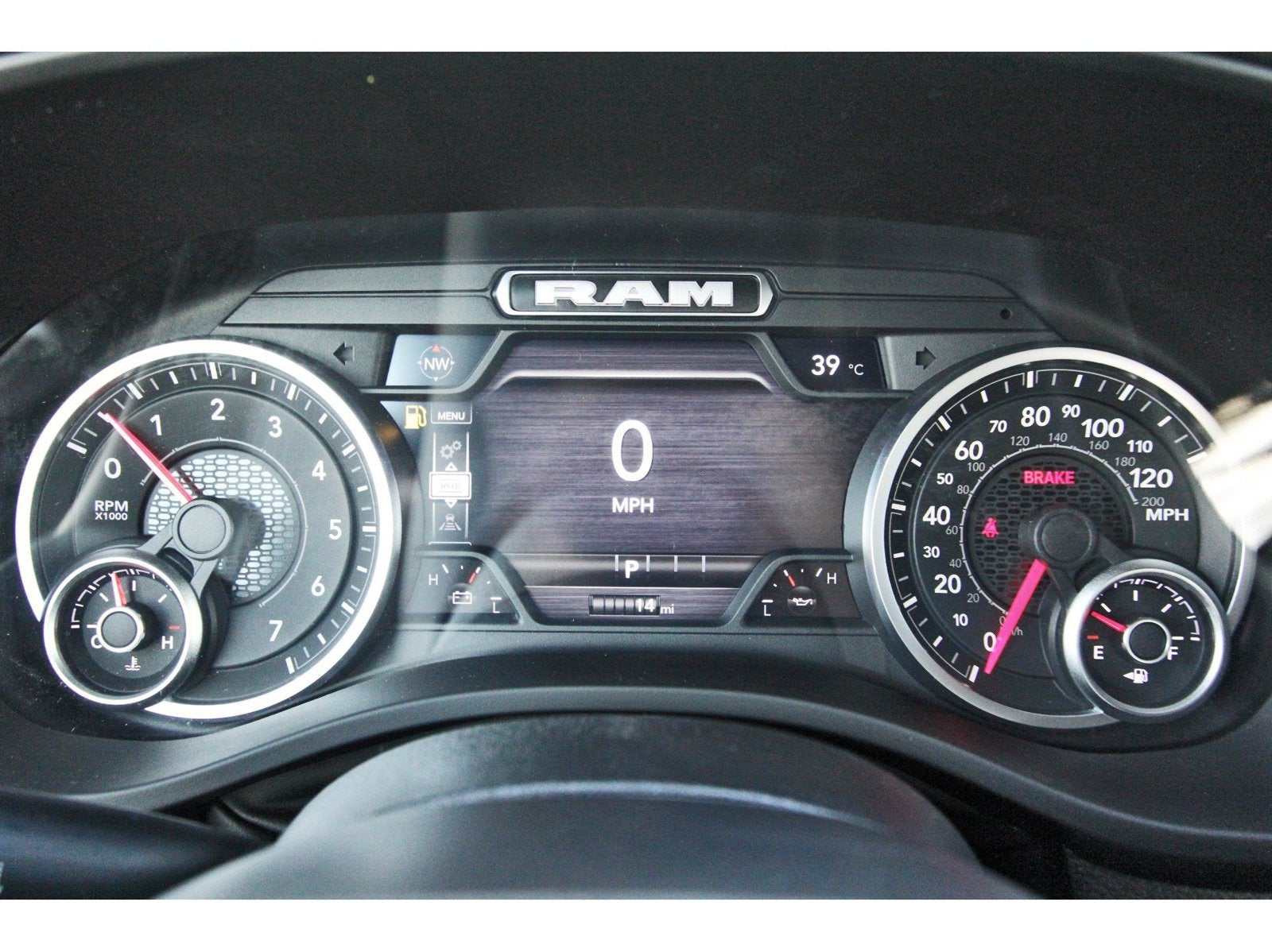 2026 RAM 1500 Express 4x4 Crew Cab 5'7" Box