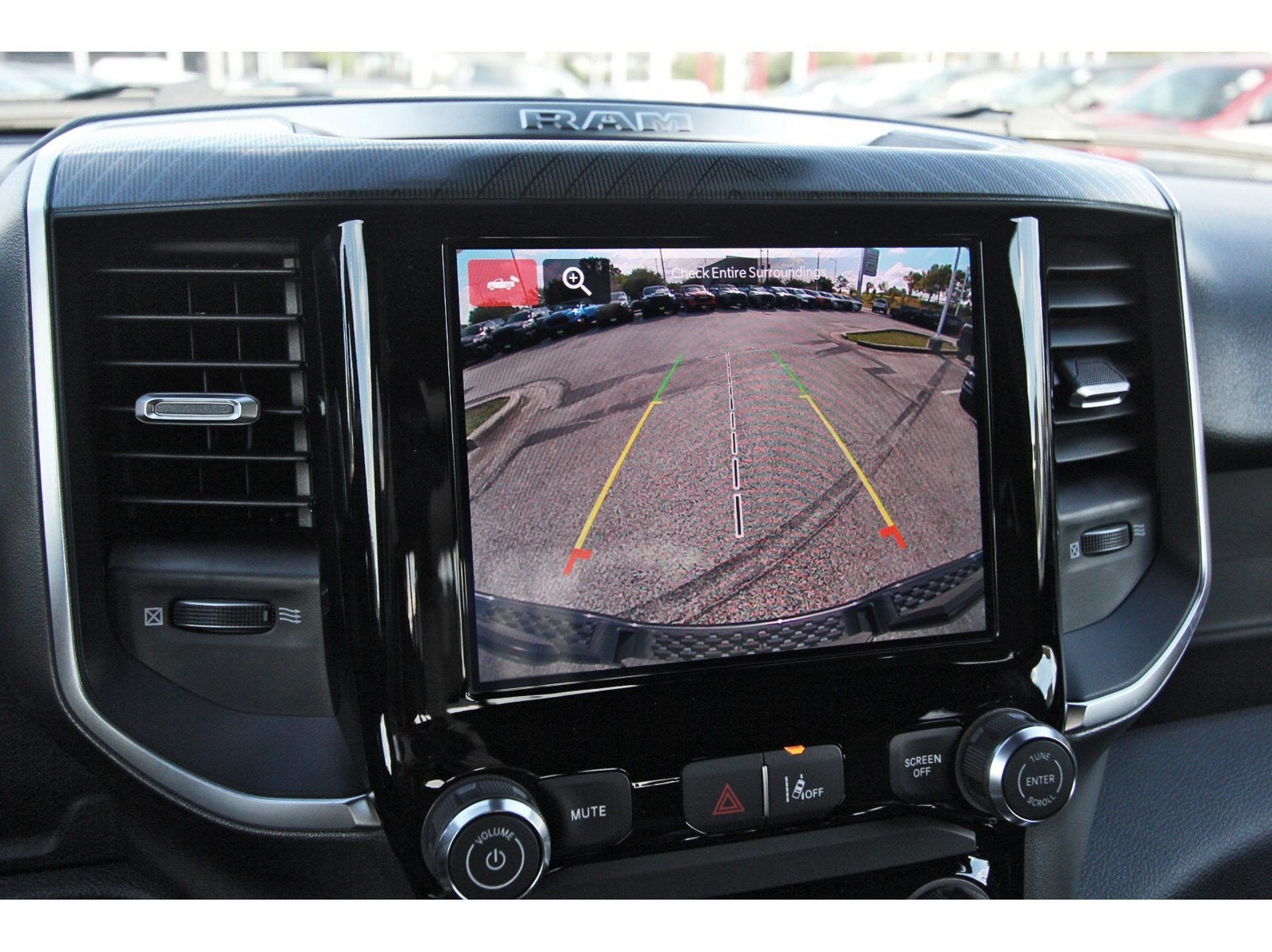2026 RAM 1500 Express 4x4 Crew Cab 5'7" Box