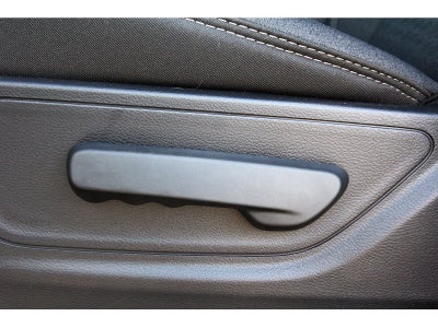 2026 RAM 1500 Express 4x4 Crew Cab 5'7" Box