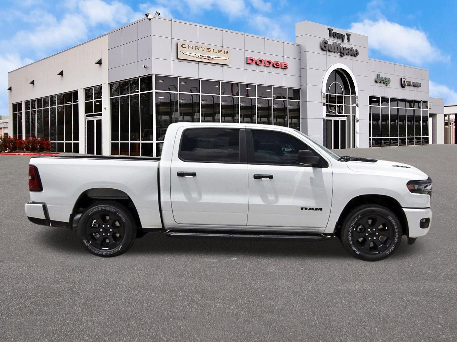 2026 RAM 1500 Express 4x4 Crew Cab 5'7" Box
