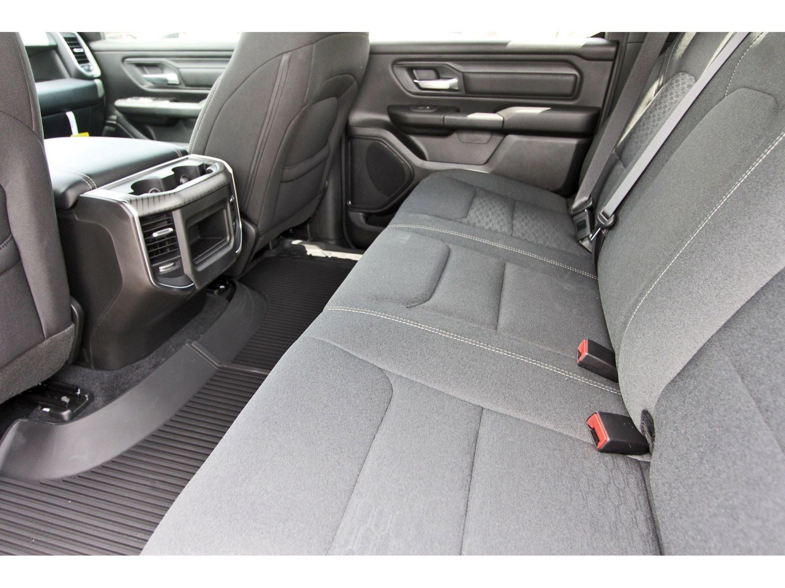 2026 RAM 1500 Express 4x4 Crew Cab 5'7" Box