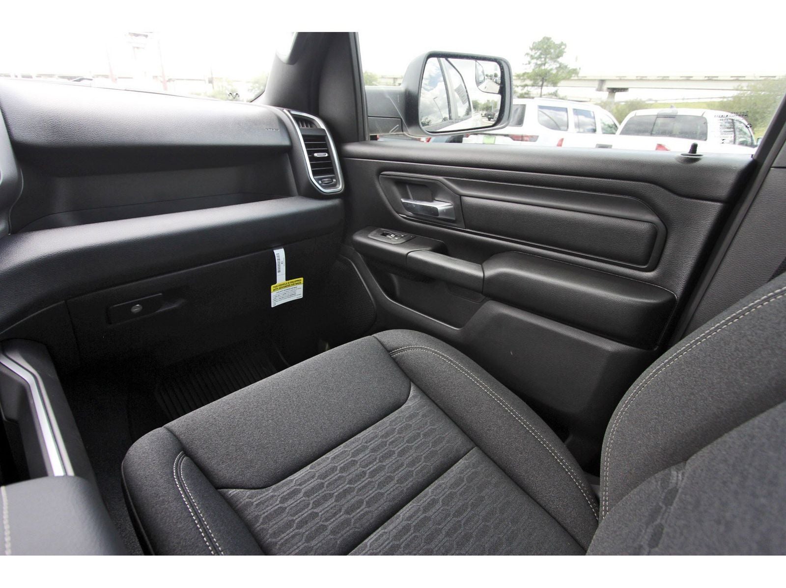 2026 RAM 1500 Express 4x4 Crew Cab 5'7" Box