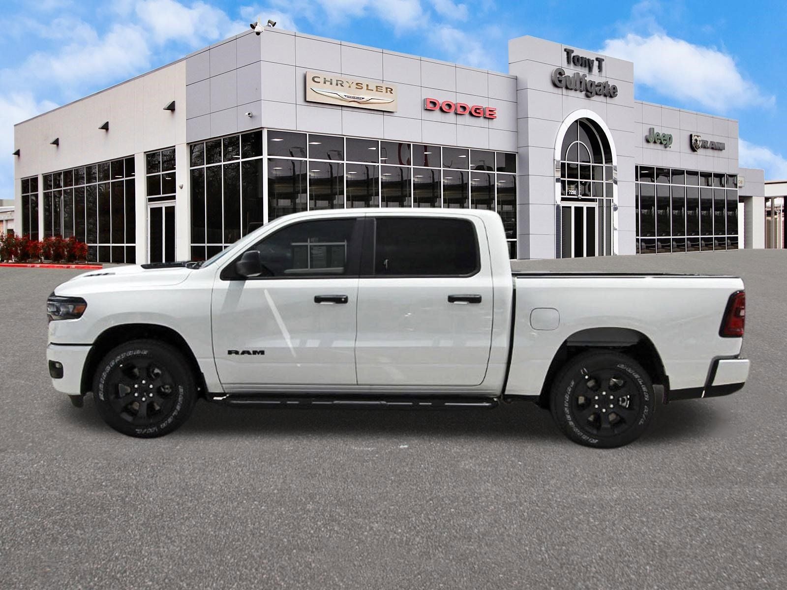 2026 RAM 1500 Express 4x4 Crew Cab 5'7" Box