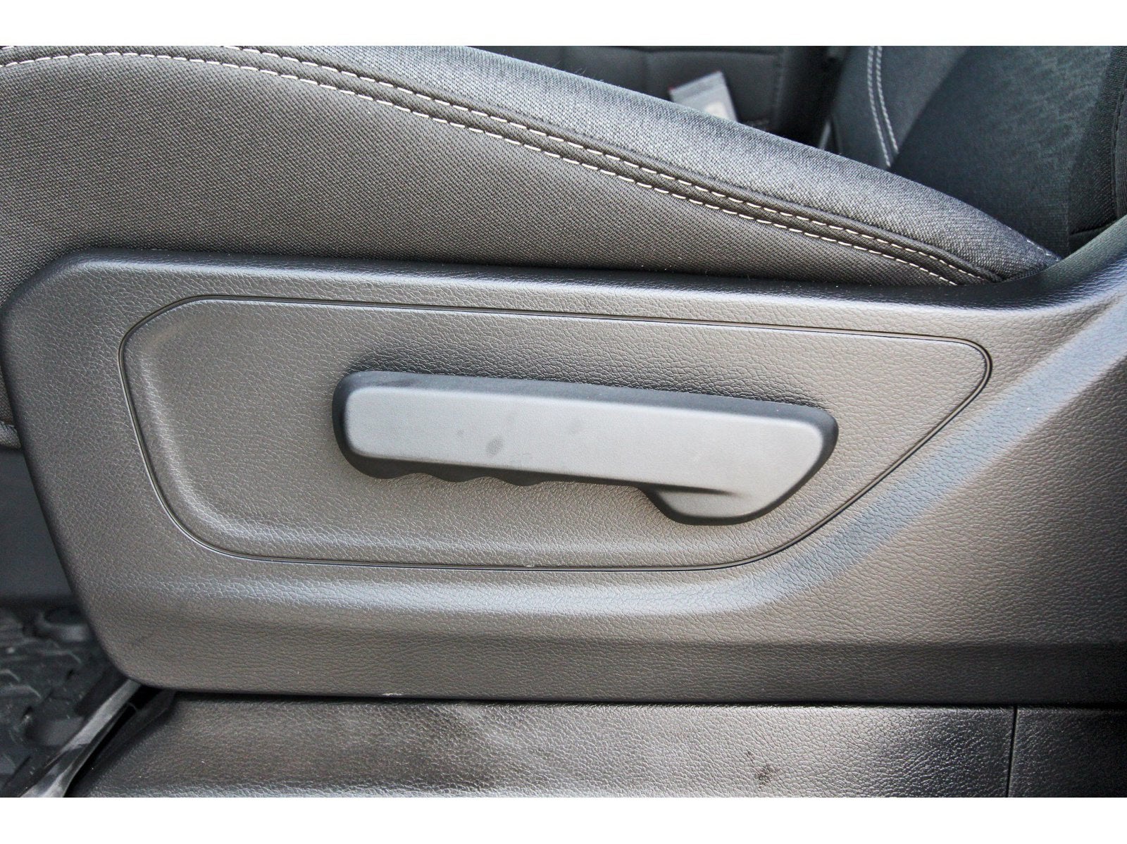 2026 RAM 1500 Warlock 4x4 Crew Cab 5'7" Box