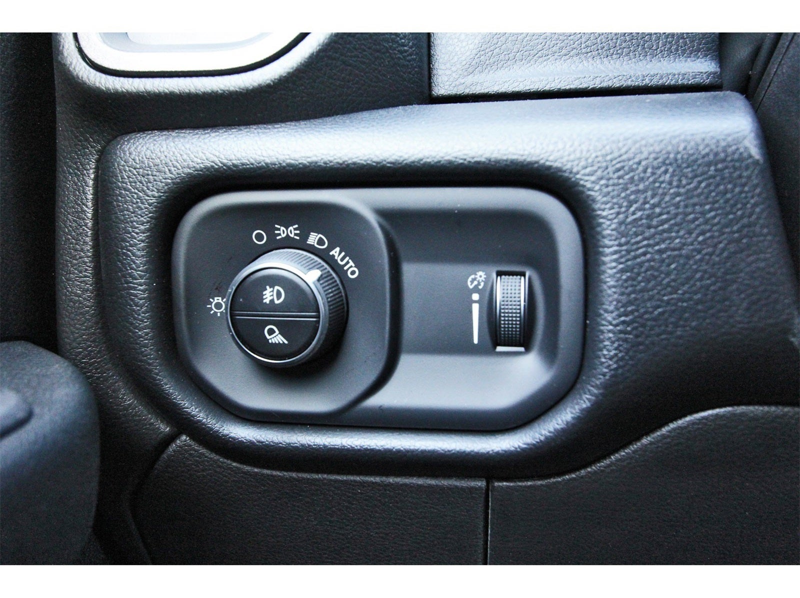 2026 RAM 2500 Tradesman 4x4 Crew Cab 6'4" Box