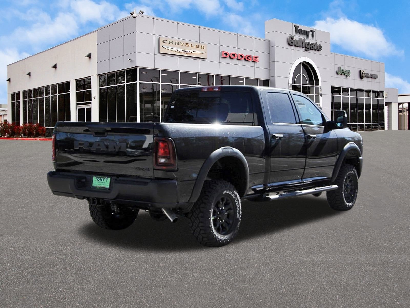 2026 RAM 2500 Tradesman 4x4 Crew Cab 6'4" Box