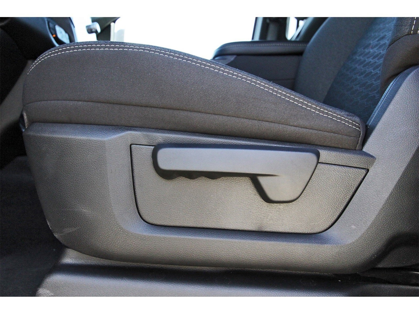 2026 RAM 2500 Tradesman 4x4 Crew Cab 6'4" Box