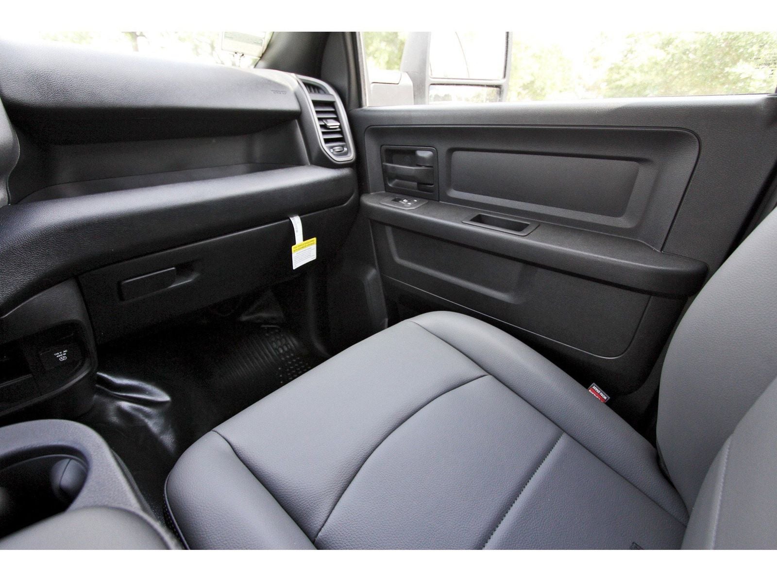 2026 RAM 2500 Tradesman 4x4 Crew Cab 6'4" Box
