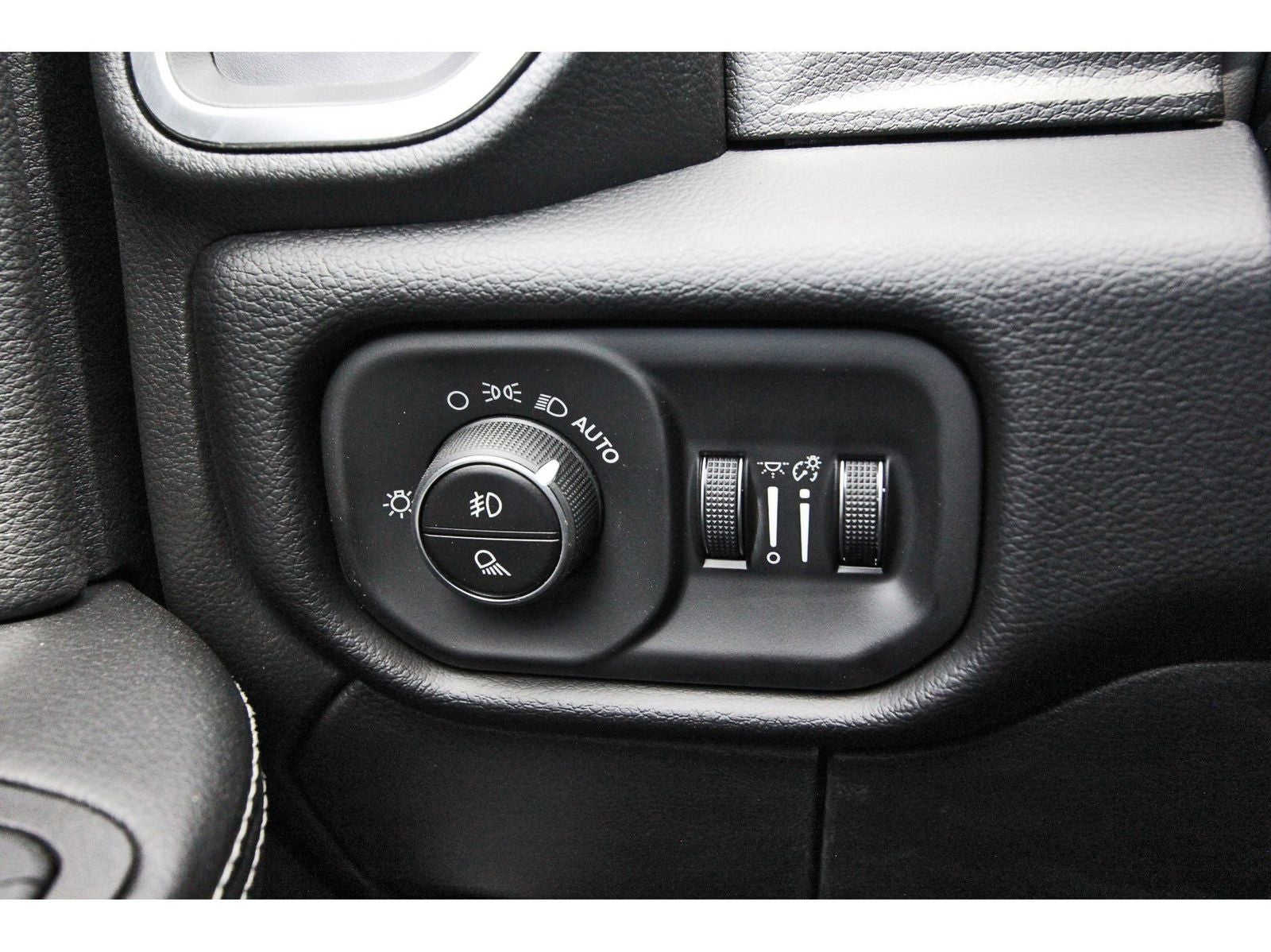 2026 RAM 2500 Laramie 4x4 Crew Cab 6'4" Box