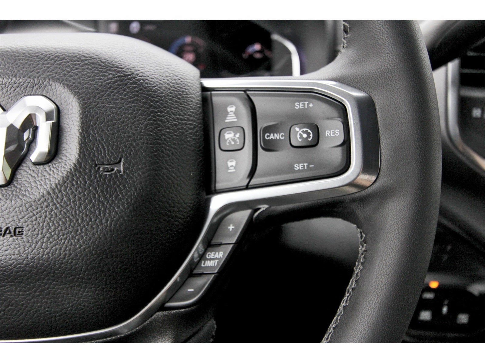 2025 RAM 2500 Laramie 4x4 Crew Cab 6'4" Box