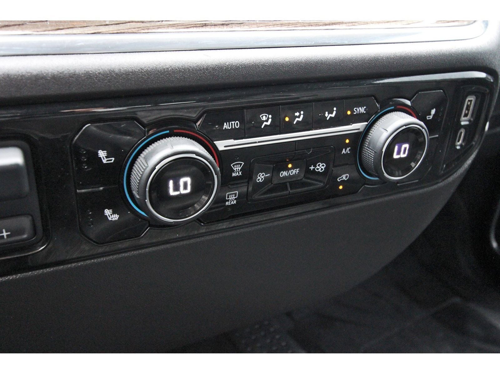 2023 Chevrolet Silverado 1500 LT Texas Edition