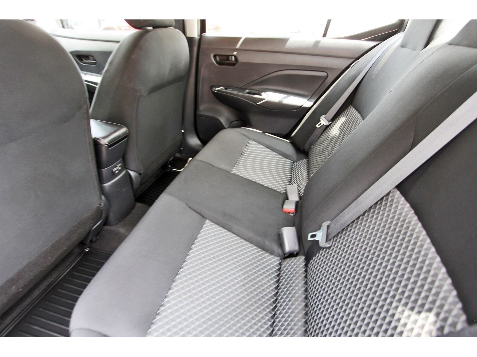 2021 Nissan Versa 1.6 S
