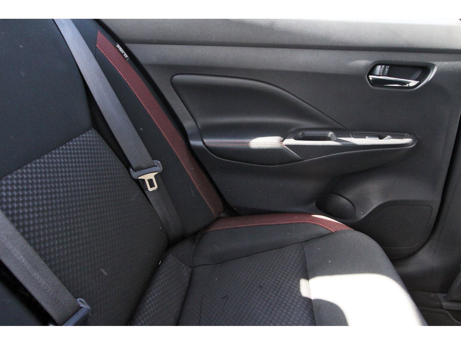 2024 Nissan Versa 1.6 SR