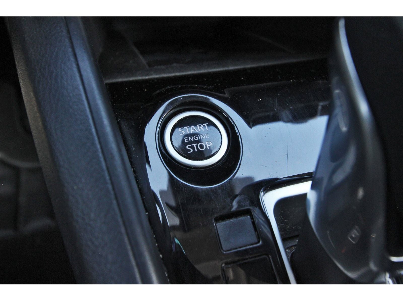 2024 Nissan Versa 1.6 SR