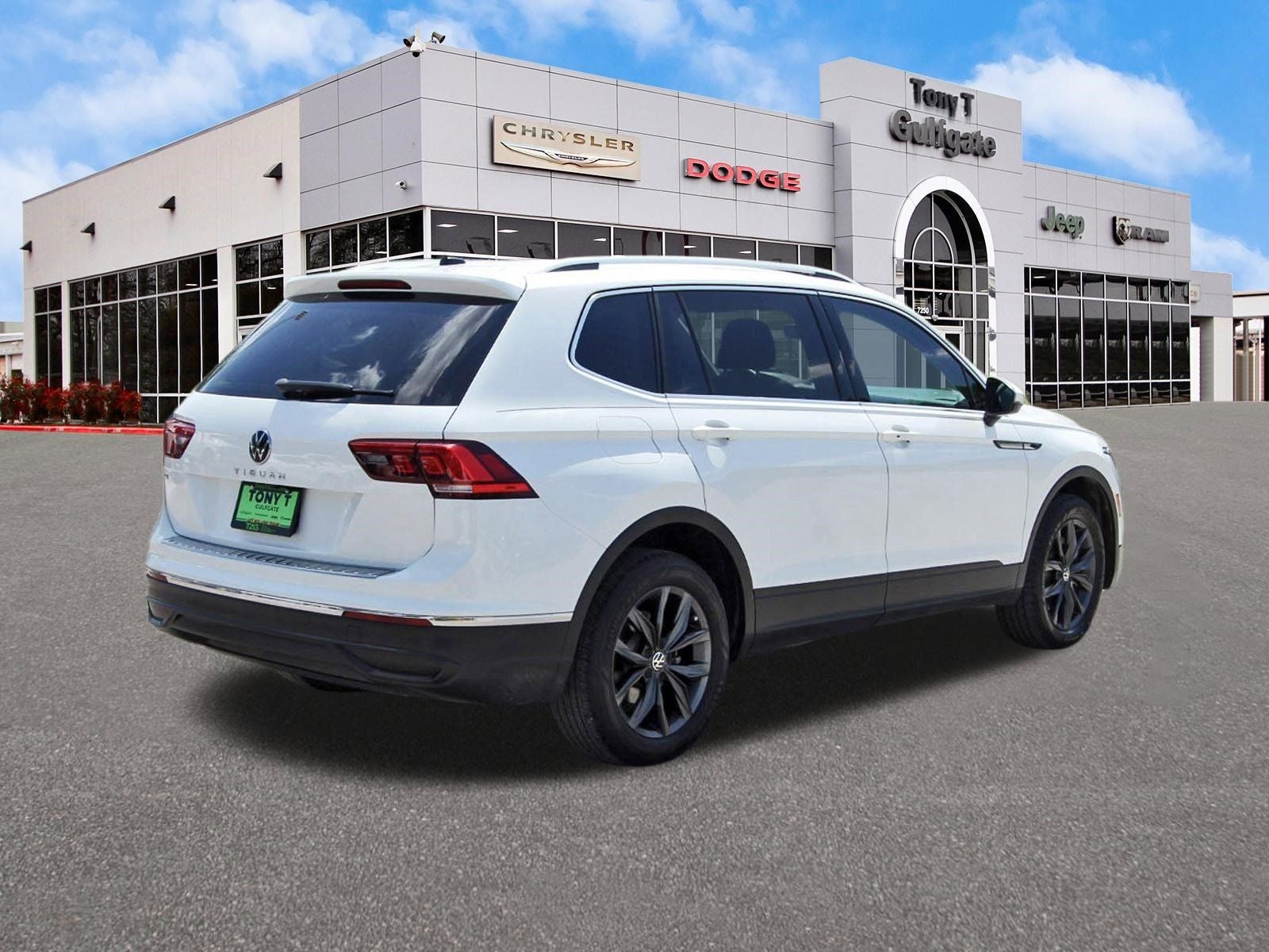 2023 Volkswagen Tiguan 2.0T SE
