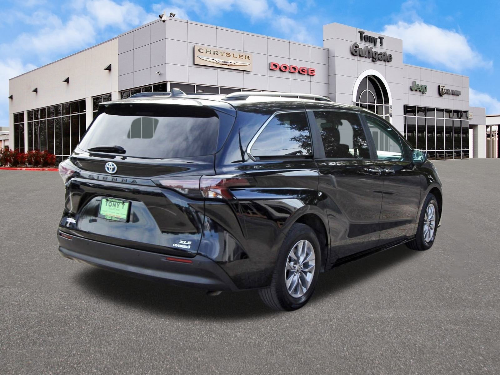 2024 Toyota Sienna XLE