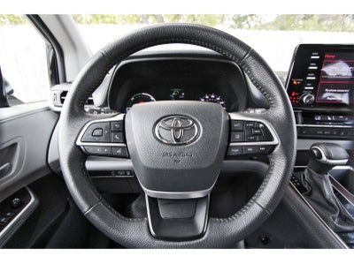 2024 Toyota Sienna XLE