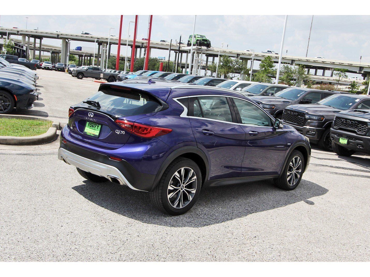 2018 INFINITI QX30 Premium