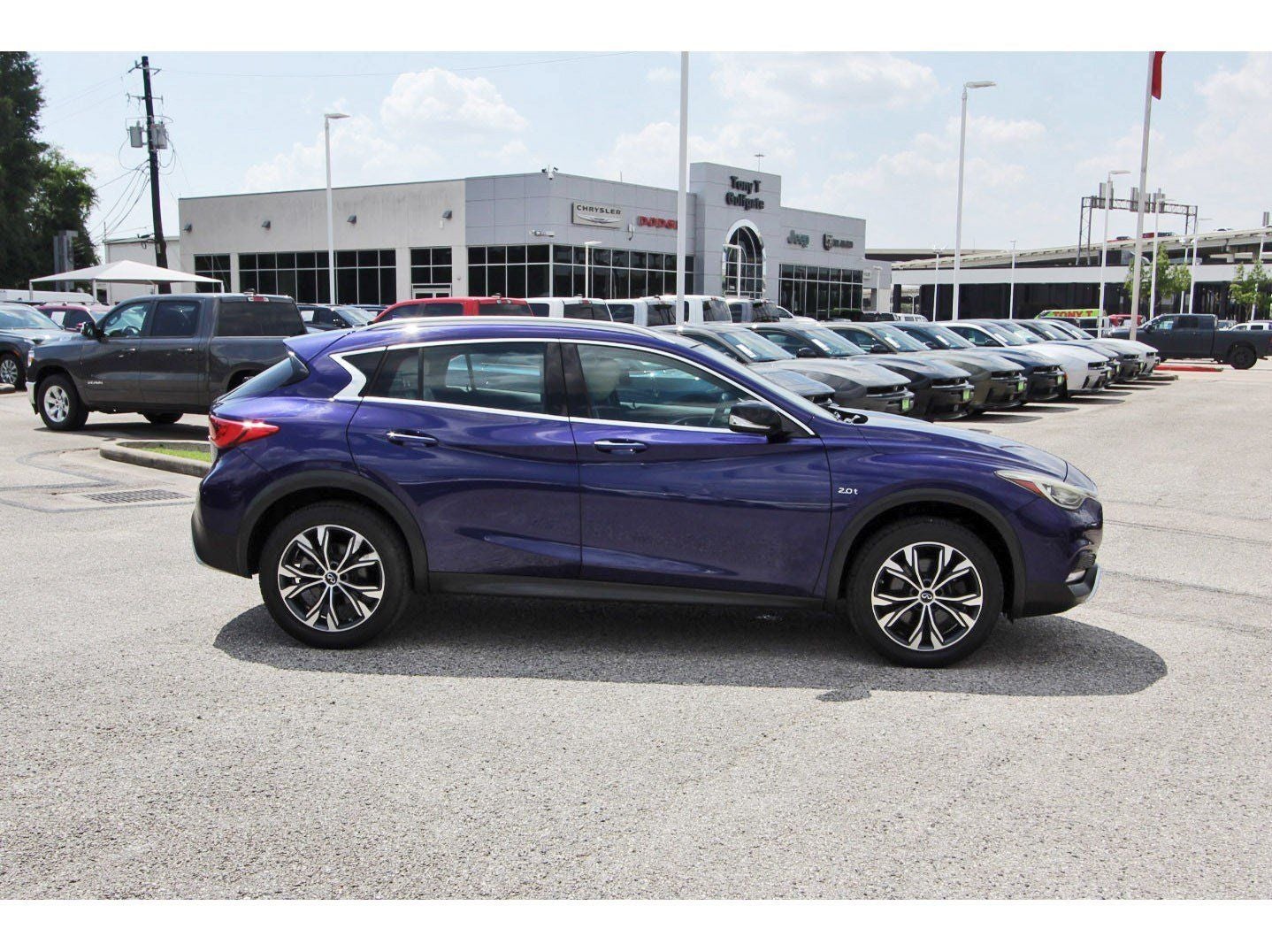 2018 INFINITI QX30 Premium