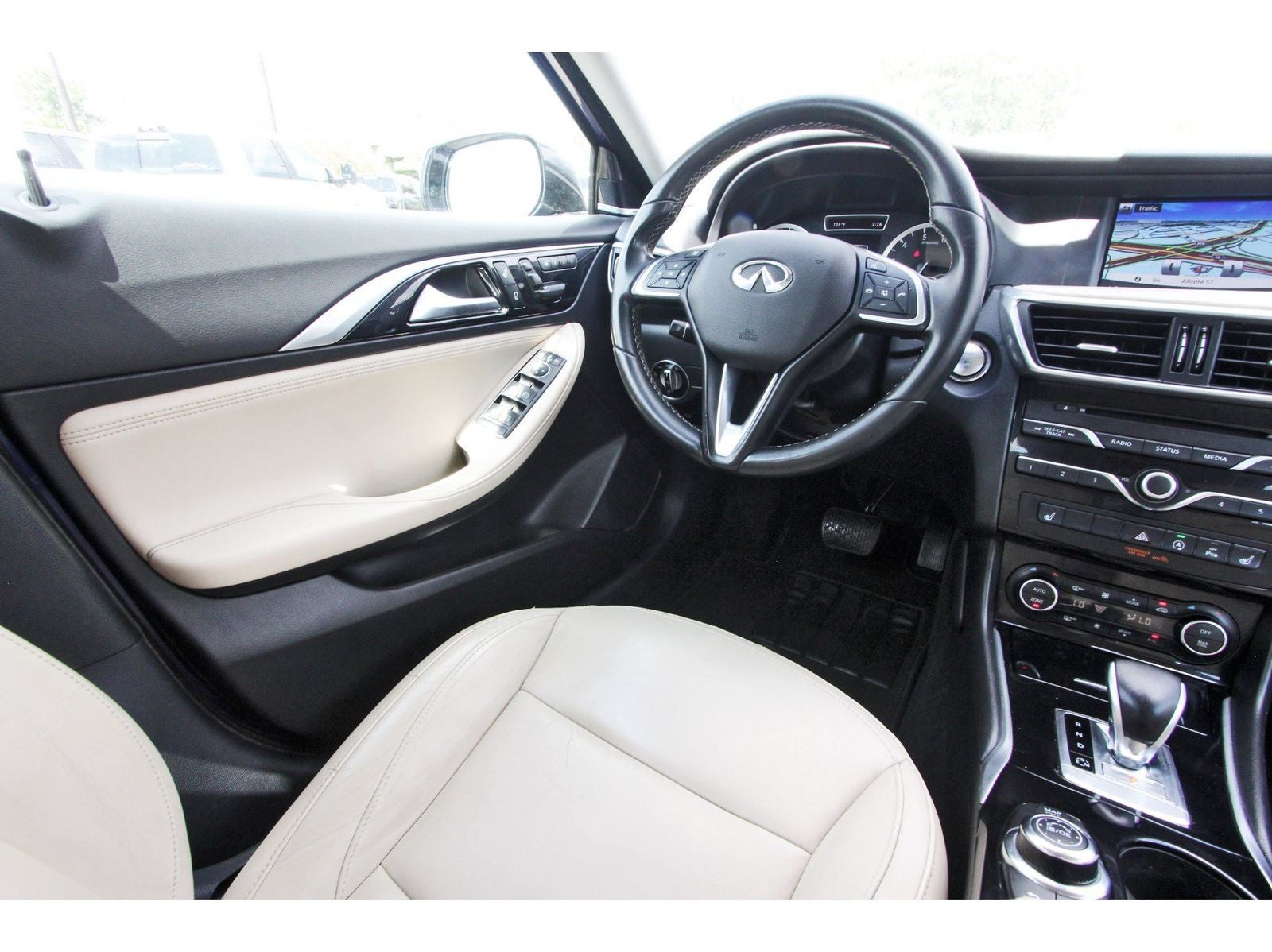 2018 INFINITI QX30 Premium