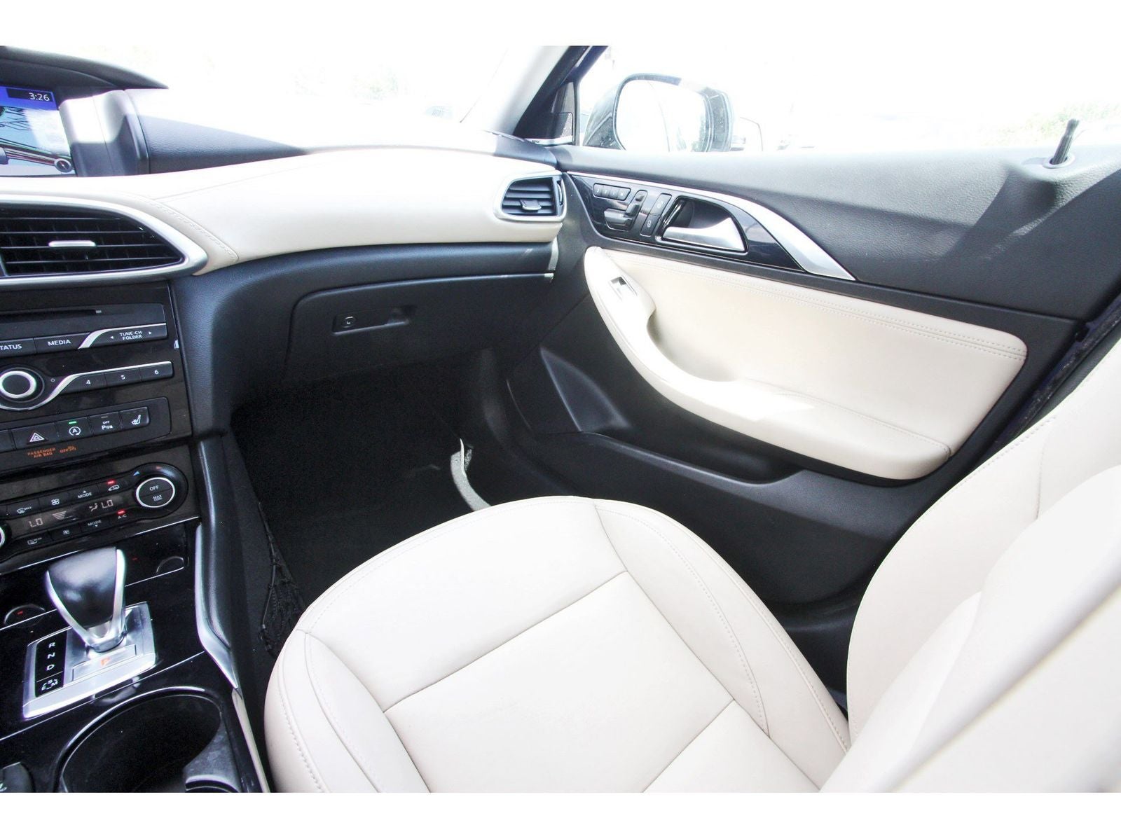 2018 INFINITI QX30 Premium