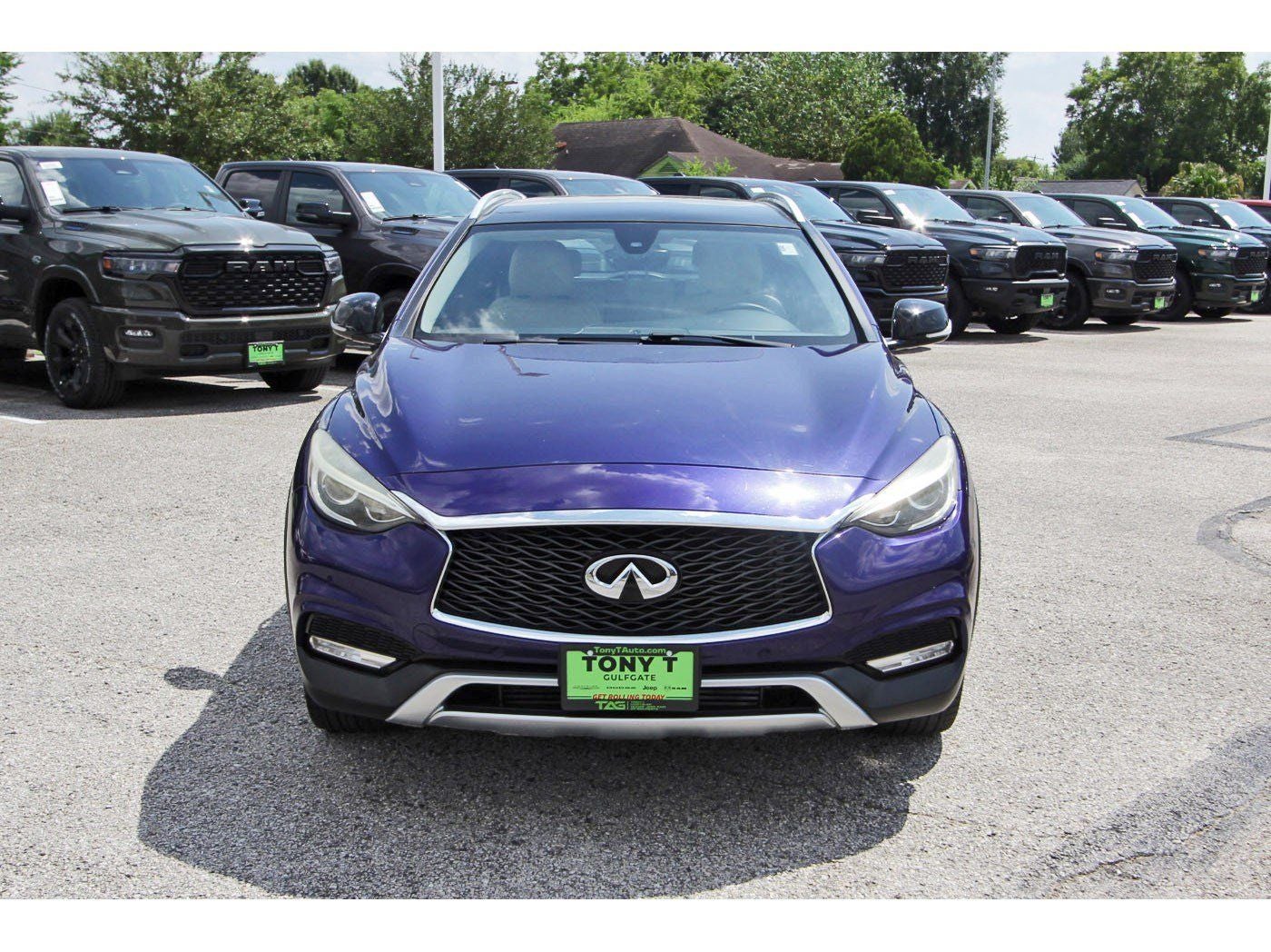 2018 INFINITI QX30 Premium