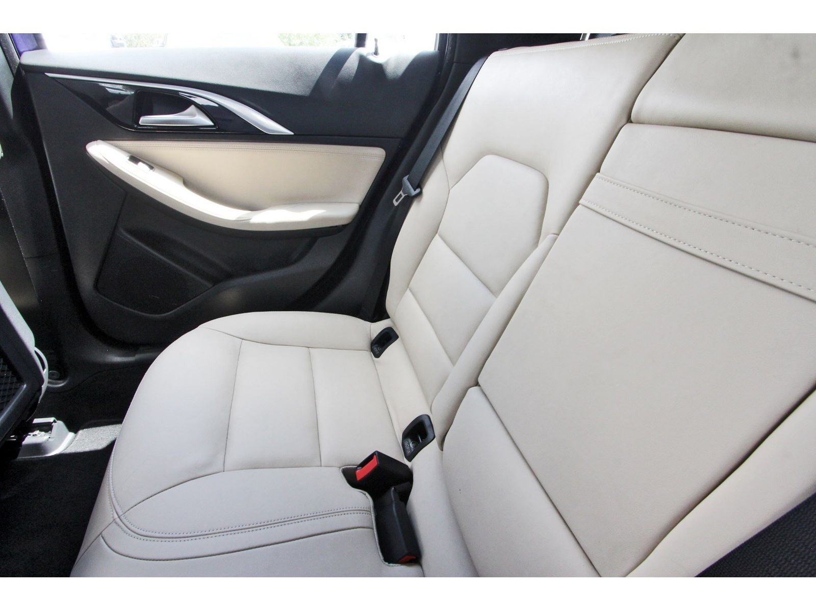 2018 INFINITI QX30 Premium