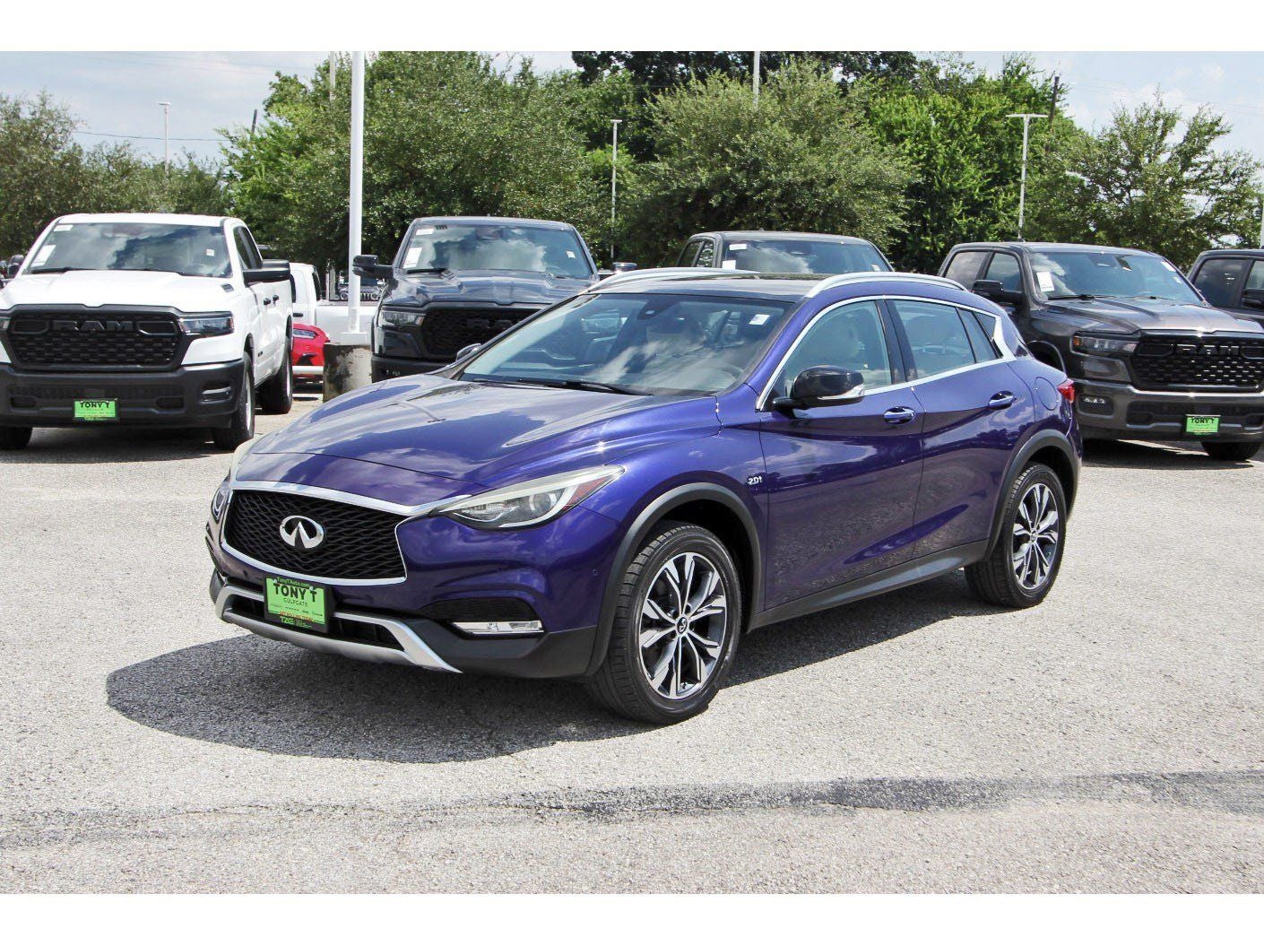 2018 INFINITI QX30 Premium