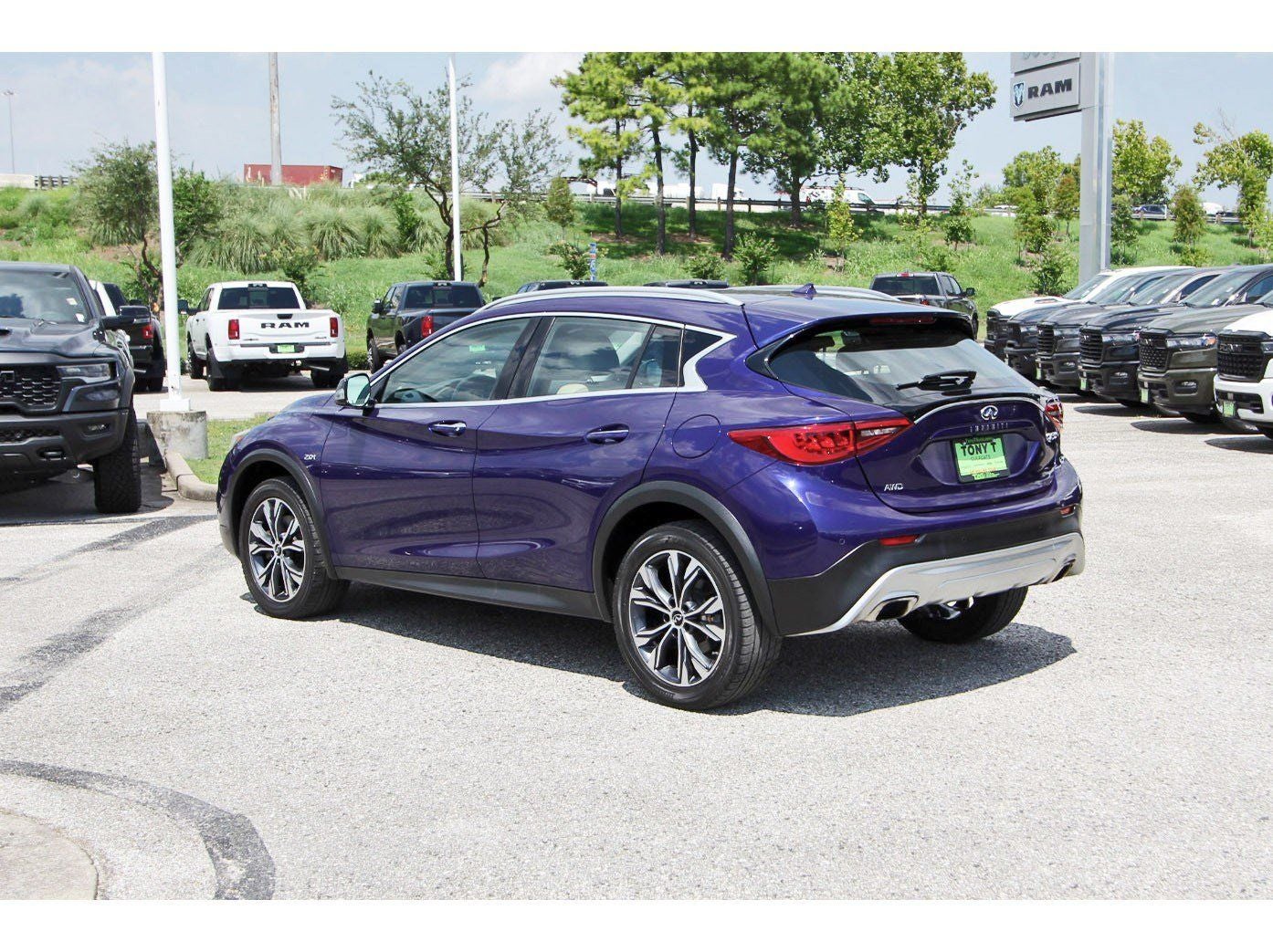 2018 INFINITI QX30 Premium
